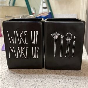 Elegant Black Makeup Organizer Set